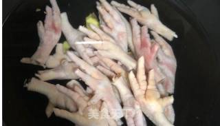 Net Red Hot and Sour Chicken Feet recipe