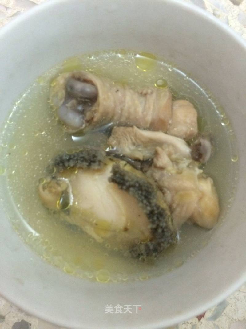 Stewed Fresh Abalone and Chicken Leg Soup with American Ginseng recipe