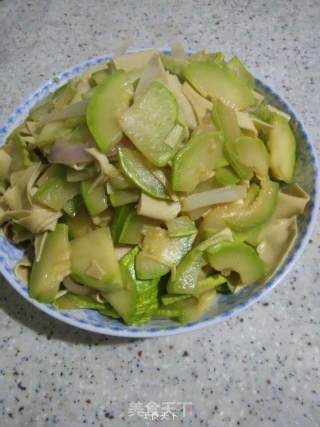 Fresh and Tender Squash Fried Tofu Slices recipe