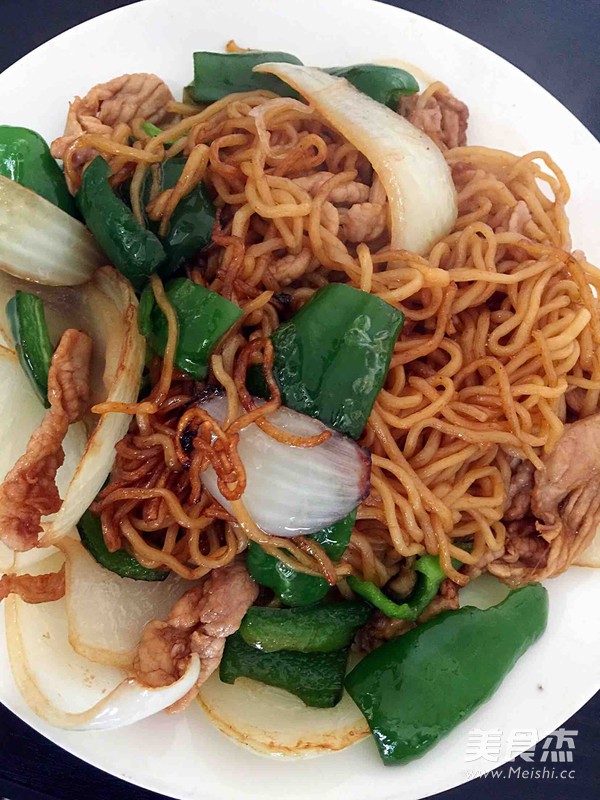 Fried Noodles with Onion and Meat recipe