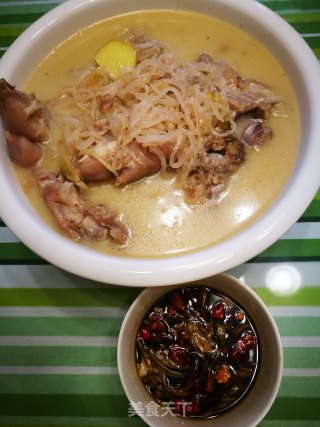 Stewed Pork Knuckles with Sour Radish recipe