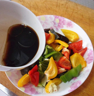 Bell Peppers Mixed with Pine Flowers recipe