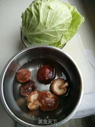 Stir-fried Cabbage with Mushrooms recipe
