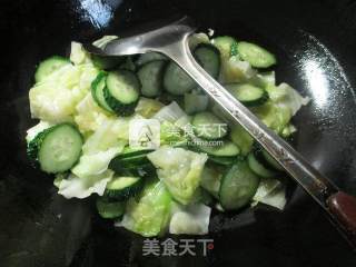 Stir-fried Cabbage with Cucumber recipe