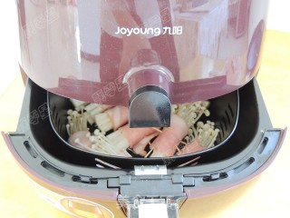 Bacon Enoki Mushroom Roll recipe