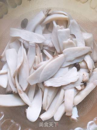 Fried Pork with Pleurotus Eryngii recipe