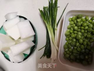 Tube Bone Radish and Pea Soup recipe