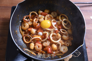 Pasta with Seafood and Tomato Braised Egg recipe