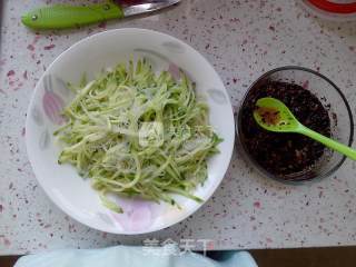 Cool and Refreshing Cold Dish in Summer-cucumber and Vermicelli recipe