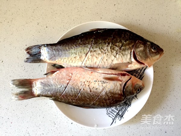 Crab Mushroom Crucian Fish Soup recipe