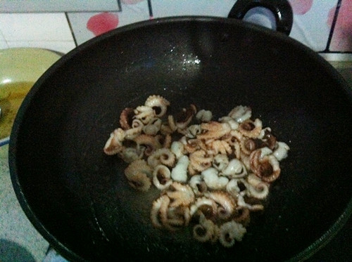 Stir-fried Octopus with Leek Moss recipe