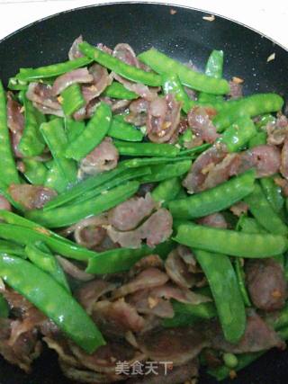 Stir-fried Snow Peas with Sausage recipe