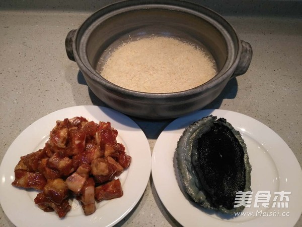 Braised Pork and Peptide Rice Claypot Rice with Black Golden Abalone recipe