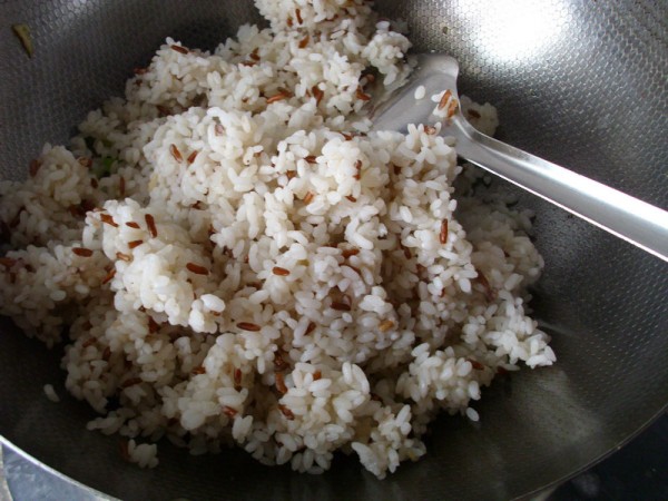 Fried Rice with Seaweed and Egg recipe