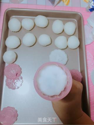 Simple Snowy Mooncakes for Newbies recipe