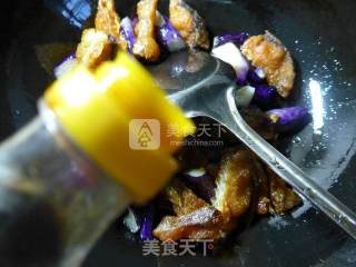 Fried Smoked Fish with Eggplant recipe