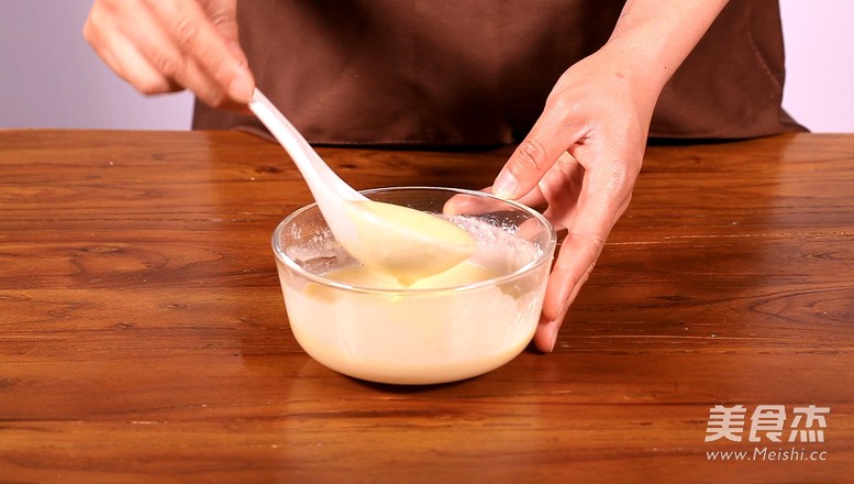 A Delicious Dessert that You Can Make with A Pan—mango Pancake recipe