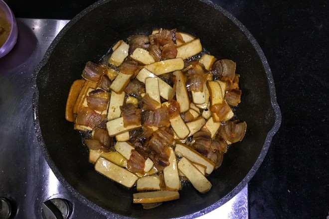 Stir-fried Pork with Wind Blown Dry recipe