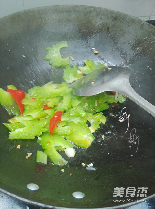 Stir-fried Beef with Bitter Gourd recipe
