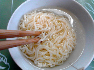 Fried Instant Noodles with Mushrooms and Carrots recipe