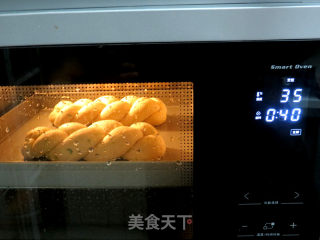 Savoury and Delicious ~【scallion Pork Loaf Braid Bread】 recipe