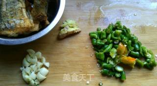 Stir-fried Dried Fish with Five Claw Peppers recipe