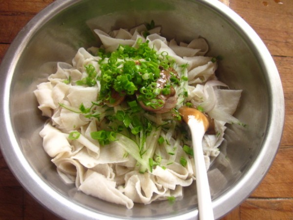 Cold Noodles with Sesame Sauce and Spicy Oil recipe