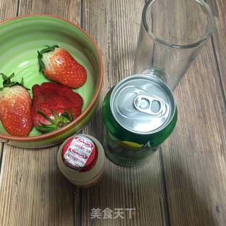 Strawberry Net Red Drink recipe