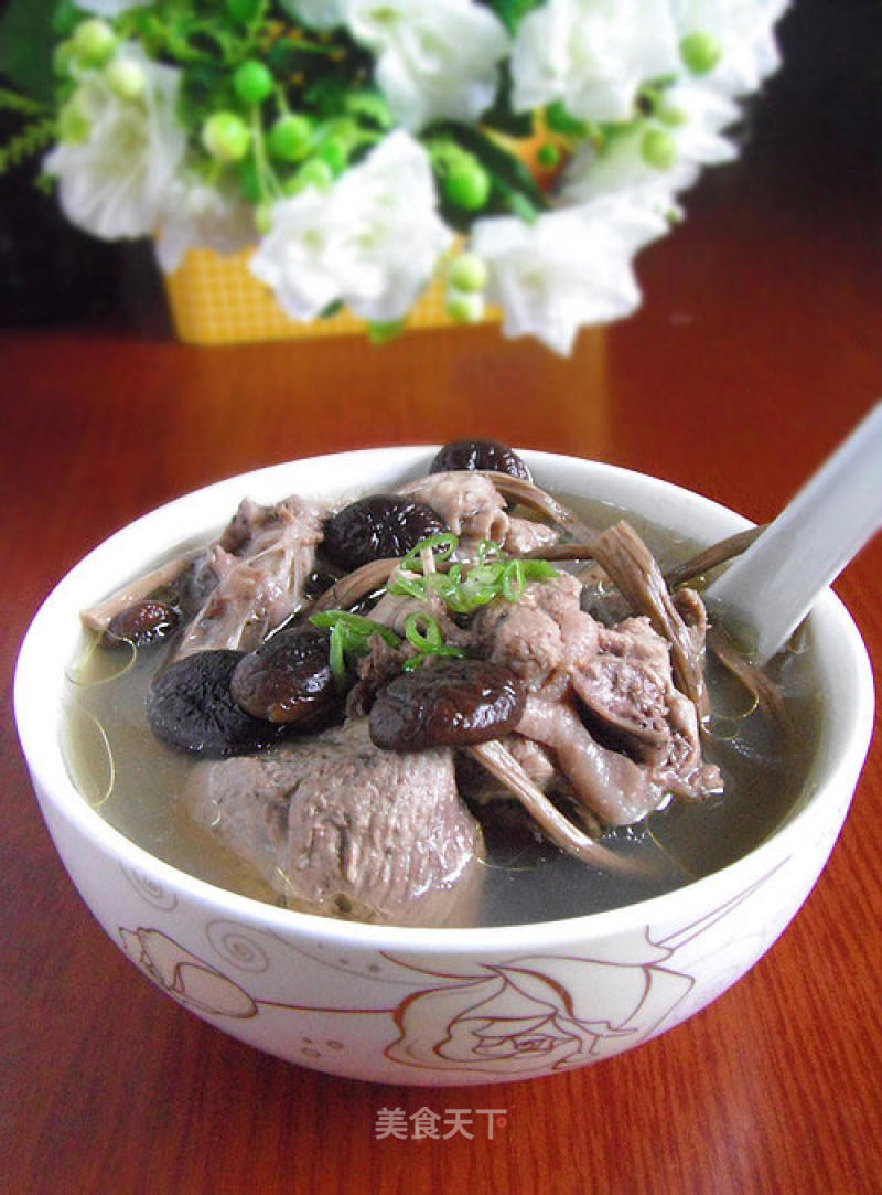 Autumn and Winter Health-tea Mushroom and Muscovy Duck Pot recipe