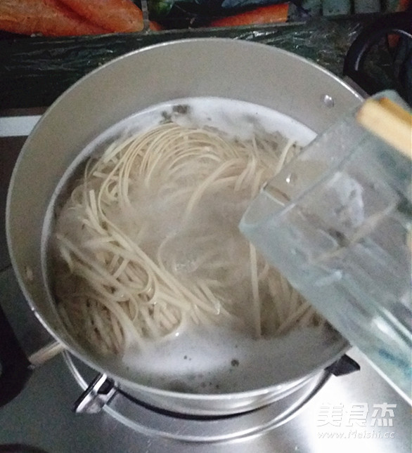 Noodles with Mushroom Ham and Spicy Sauce recipe