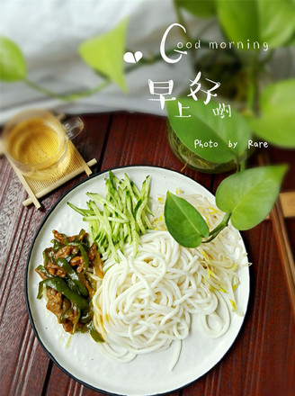 Noodles with Green Pepper Shredded Pork