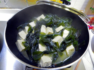 Seaweed Tofu Soup recipe