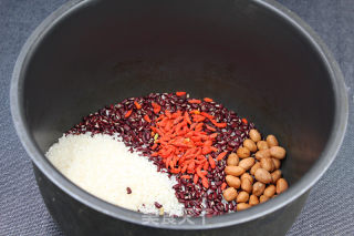 Sesame Congee with Red Dates and Longan recipe