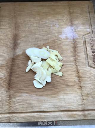 Stir-fried Chicken with Sauce recipe