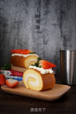 Strawberry Cream Cake Roll recipe