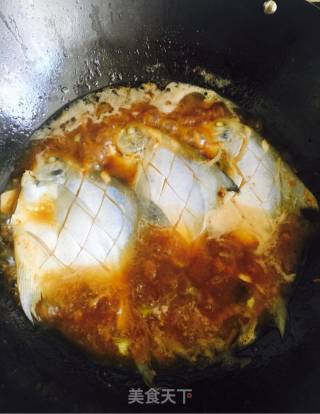 Braised Pomfret with Sauce recipe