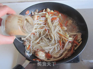 Stir-fried Rice Noodles with Shredded Pork recipe