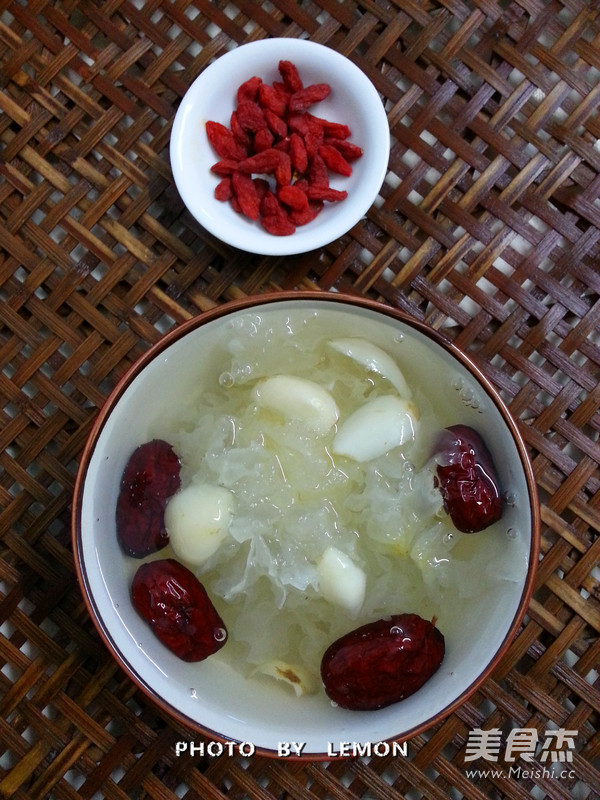 Tremella and Red Date Soup recipe