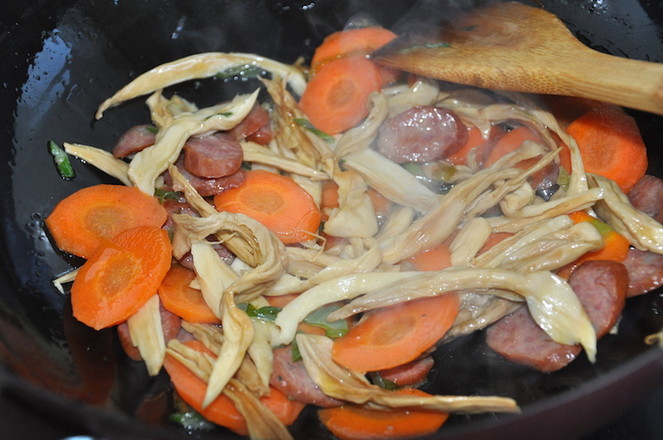 Stir-fried Wild Mushroom with Beef Sausage with Black Pepper recipe