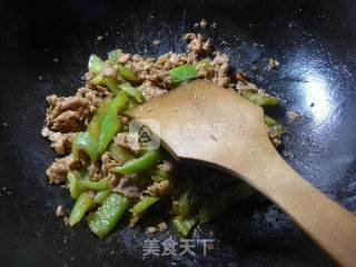 Stir-fried Beef Slices with Hot Pepper recipe