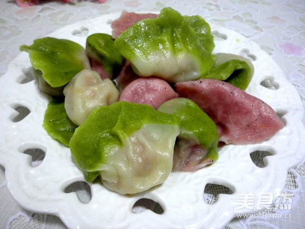 Two-color Dumplings with Spinach and Dragon Juice recipe