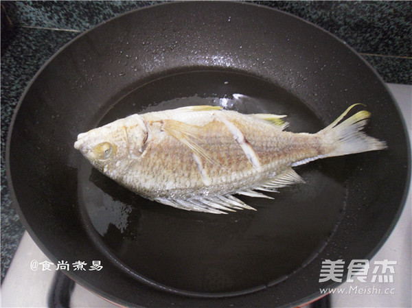 Pan-fried White Aunty Fish recipe