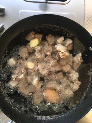Braised Rice with Pork Ribs and Wax Intestines recipe