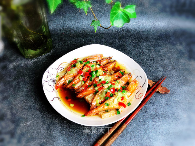 Steamed Shrimp with Enoki Mushroom and Garlic