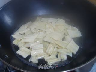 Celery Mixed with Yuba recipe