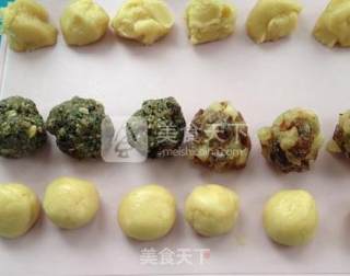 50 Grams of Five Kernels and Baiguo Moon Cakes recipe