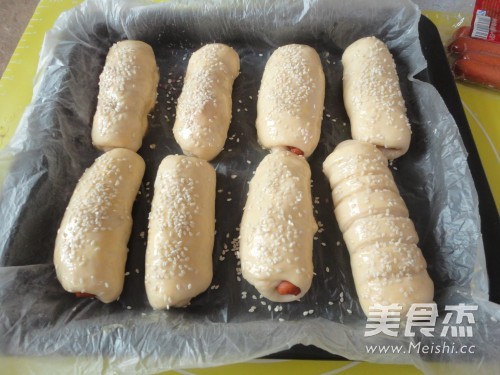 Pork Floss Hot Dog Intestine Bread recipe