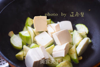 Loofah Burnt Tofu recipe