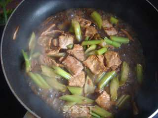 Celery Stir-fried Pork recipe