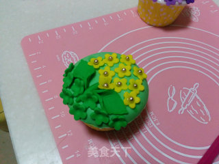 【flower Cluster Cup Cake】——my First Fondant Making recipe